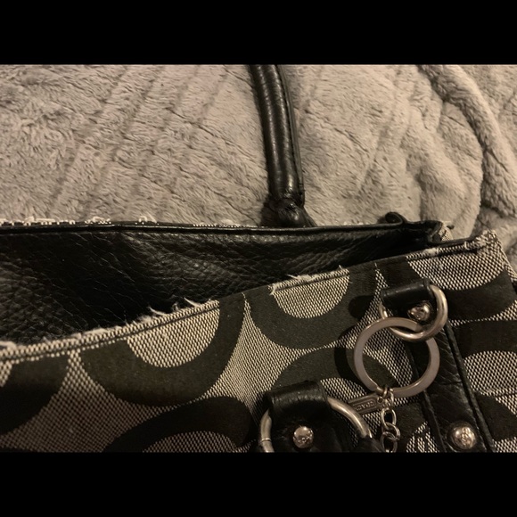 Large black and gray Coach shoulder bag - Picture 7 of 7